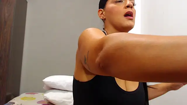 Snapshot of SamyBigTitis chatting on November 2025 12:20:02 AM SamyBigTitis online show from November 2025 12:20:02 AM