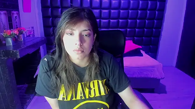 Violetta Swett  online show from December 2025 11:59:02 AM