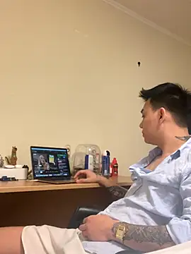 Snapshot of latava chatting on October 2025 05:10:01 PM latava online show from October 2025 05:10:01 PM