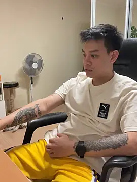 Snapshot of latava chatting on November 2025 04:08:02 PM latava online show from November 2025 04:08:02 PM