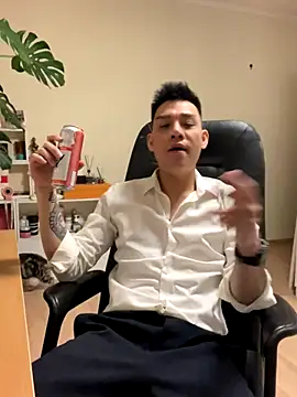 Snapshot of latava chatting on November 2025 04:28:01 PM latava online show from November 2025 04:28:01 PM