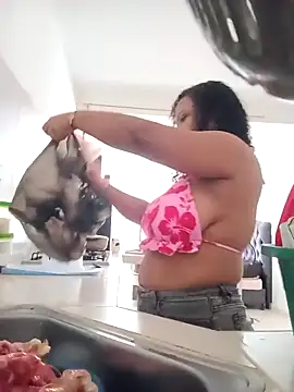 Snapshot of Rosario-castro chatting on October 2025 04:04:01 PM Rosario-castro online show from October 2025 04:04:01 PM