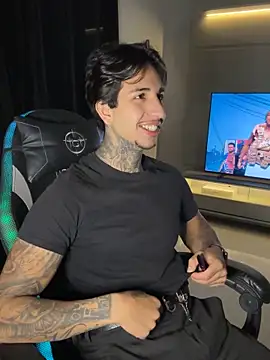 RealGdiass online show from October 2025 03:48:01 AM