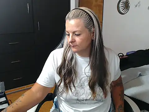 Snapshot of perlagoloza05 chatting on October 2025 03:26:01 AM perlagoloza05 online show from October 2025 03:26:01 AM