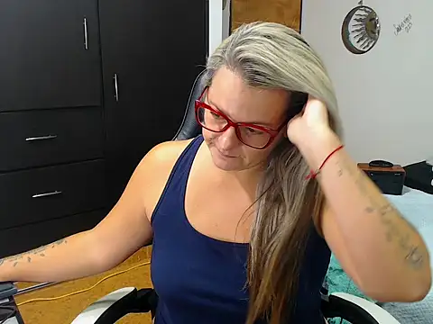 Snapshot of perlagoloza05 chatting on October 2025 02:01:02 AM perlagoloza05 online show from October 2025 02:01:02 AM