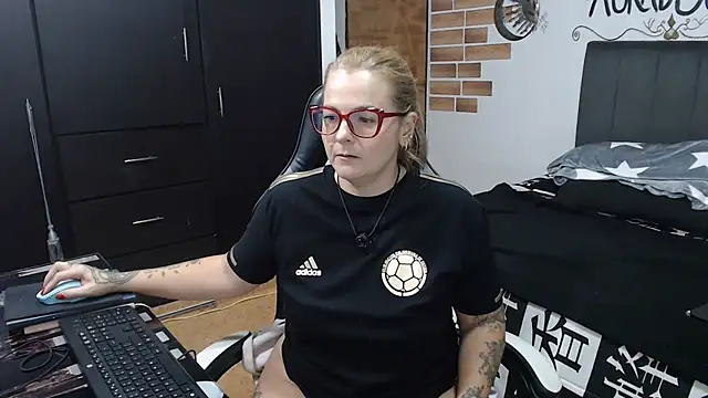 perlagoloza05 online show from July 2026 04:40:01 AM