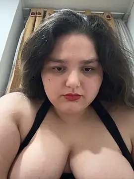CristalUwU online show from October 2025 05:15:01 AM
