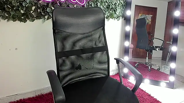 Snapshot of Samanta_Ortiz chatting on November 2025 07:19:02 PM Samanta Ortiz online show from November 2025 07:19:02 PM