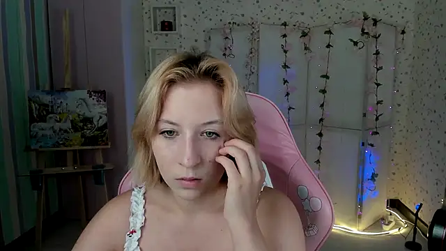 Emma Garcias online show from October 2025 12:24:02 PM