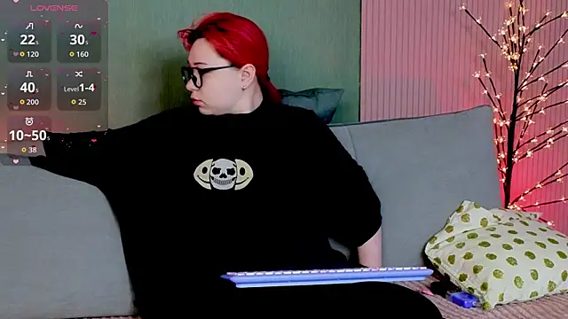 Klee Love online show from November 2025 05:06:01 AM