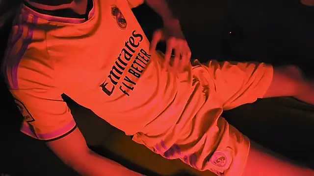 Snapshot of Laine2kx chatting on October 2025 04:22:01 PM Laine2kx online show from October 2025 04:22:01 PM