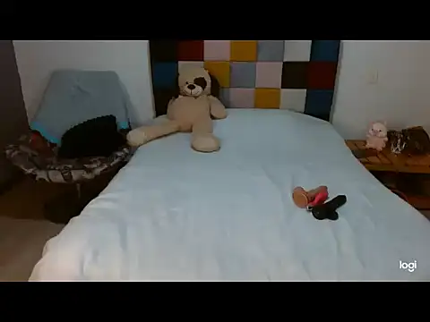 Snapshot of Miavelvett- chatting on October 2025 07:39:01 AM Miavelvett- online show from October 2025 07:39:01 AM