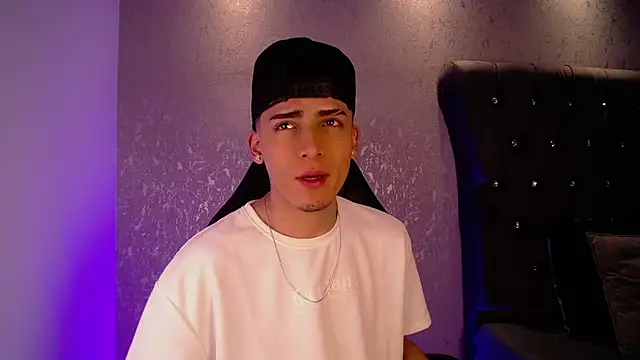 MateoMitchell online show from November 2025 05:13:02 AM