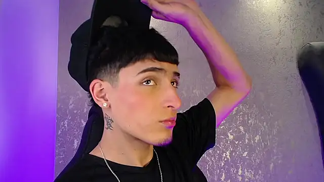 MateoMitchell online show from November 2025 04:46:02 AM