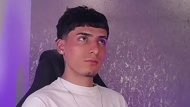 MateoMitchell online show from December 2025 05:04:02 AM