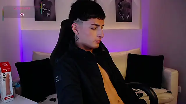 MateoMitchell online show from January 2026 06:06:01 AM