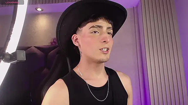 MateoMitchell online show from April 2026 04:37:01 AM