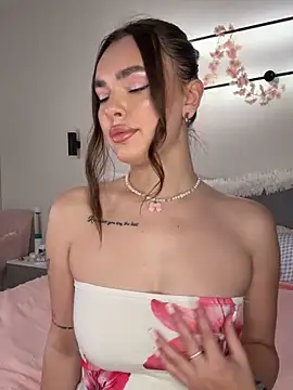 JenniferLouns online show from November 2025 12:15:02 PM