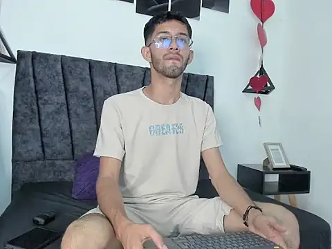 ianthompsoncut online show from October 2025 11:58:02 PM