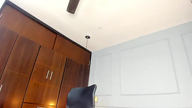 Rose monroee online show from October 2025 07:51:01 PM