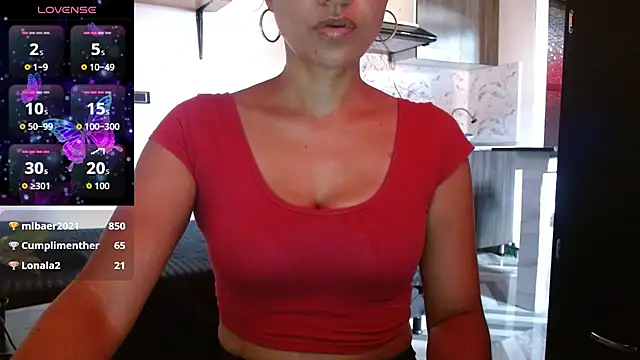 Snapshot of Seductress_Malia chatting on June 2026 03:57:01 PM Seductress Malia online show from June 2026 03:57:01 PM