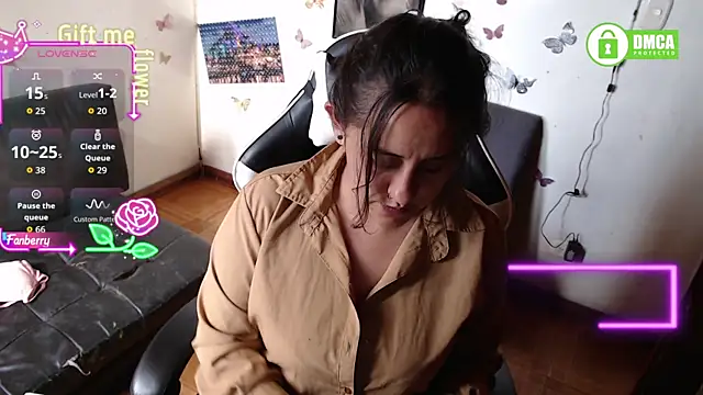 MelRaiise online show from December 2025 02:59:01 PM