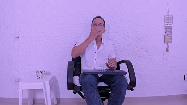  axelking  online show from February 2026 11:32:02 AM