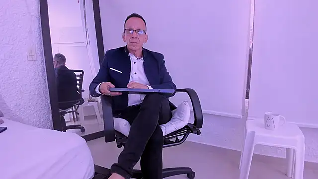  axelking  online show from February 2026 11:31:02 AM