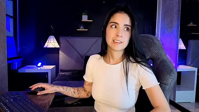 giapearl25 online show from November 2025 01:39:02 AM