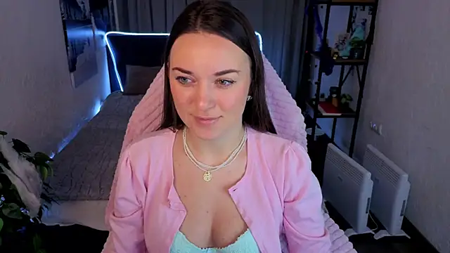 Snapshot of Madison_Golden chatting on November 2025 06:47:01 AM Madison Golden online show from November 2025 06:47:01 AM