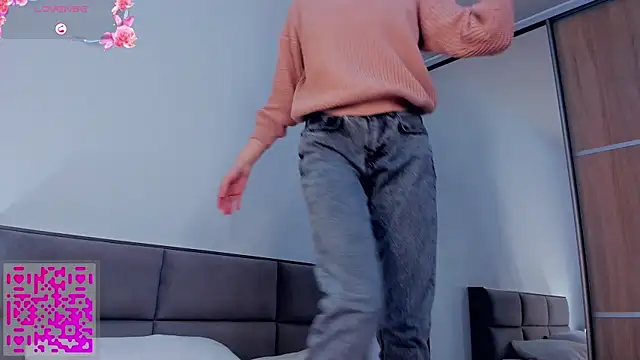 LorrieDegonia online show from October 2025 04:12:01 AM