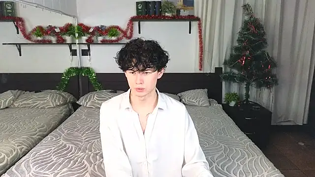 Cute Mike online show from January 2026 01:05:02 PM