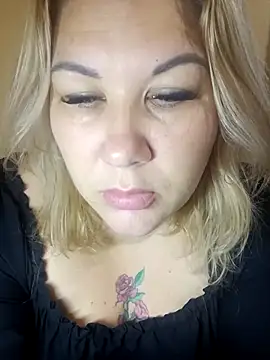 Snapshot of Karamelkaxq chatting on October 2025 02:20:01 PM Karamelkaxq online show from October 2025 02:20:01 PM