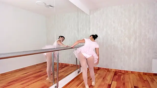 Snapshot of Gysel_flyn chatting on January 2026 12:32:02 PM Gysel flyn online show from January 2026 12:32:02 PM