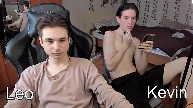 Snapshot of twink_boysss chatting on October 2025 12:06:01 PM twink boysss online show from October 2025 12:06:01 PM