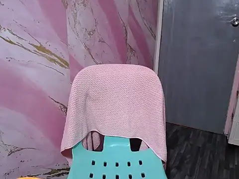 sexyloveee online show from December 2025 03:54:01 PM