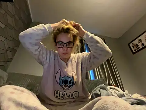 Snapshot of TabbyLovexox chatting on October 2025 06:22:02 AM TabbyLovexox online show from October 2025 06:22:02 AM