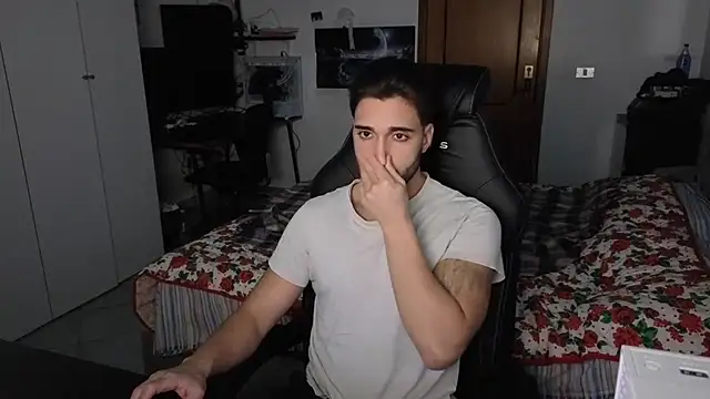 Al3xox02 online show from January 2026 07:56:02 PM