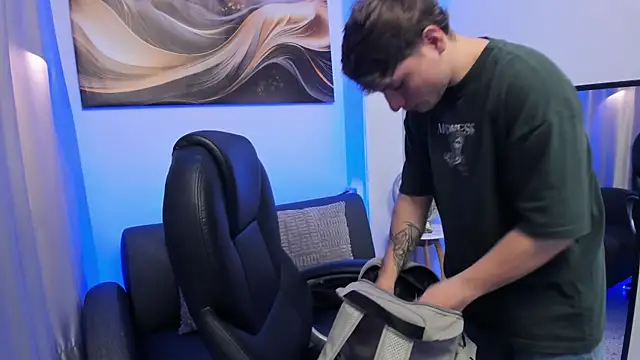 Leoo Miller online show from February 2026 03:47:01 AM