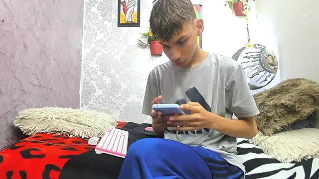 Snapshot of sexyboys_cutex18 chatting on November 2025 08:16:01 PM sexyboys cutex18 online show from November 2025 08:16:01 PM