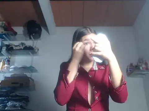 Snapshot of Saraa_loove chatting on October 2025 01:33:02 PM Saraa loove online show from October 2025 01:33:02 PM