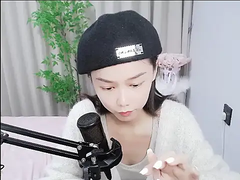 mili0923 online show from October 2025 02:28:02 PM