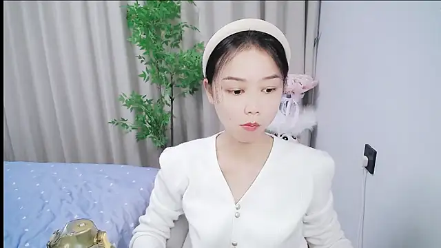 mili0923 online show from November 2025 02:00:01 AM