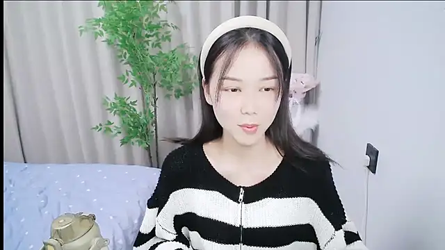 mili0923 online show from November 2025 01:32:01 PM