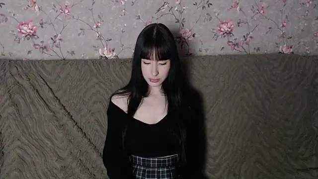 NaemiiBlush online show from April 2026 11:57:02 PM