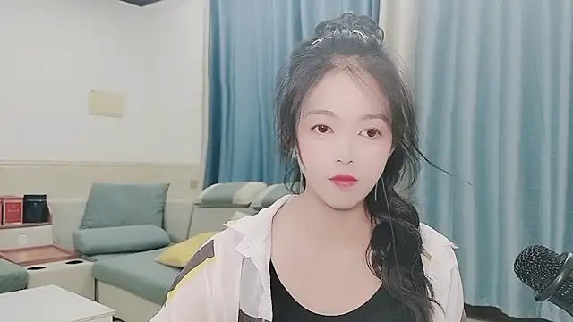 Snapshot of Q_Yumi chatting on October 2025 02:29:01 PM Q Yumi online show from October 2025 02:29:01 PM
