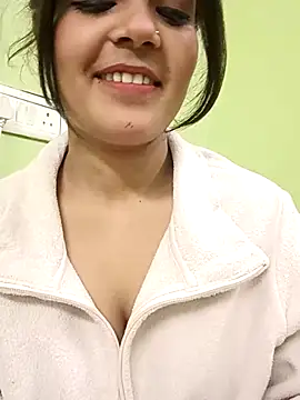 Beautiful Eye online show from December 2025 01:06:01 PM