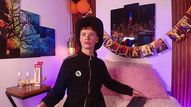 Snapshot of JackFrosst chatting on October 2025 12:28:01 PM JackFrosst online show from October 2025 12:28:01 PM