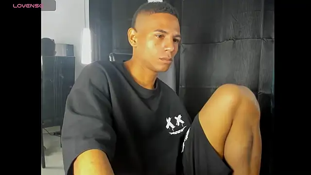 Latin Boy420 online show from October 2025 04:24:01 AM