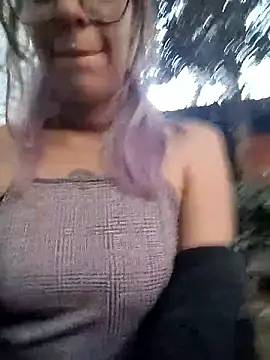 Abby 2-1 online show from November 2025 10:33:02 PM